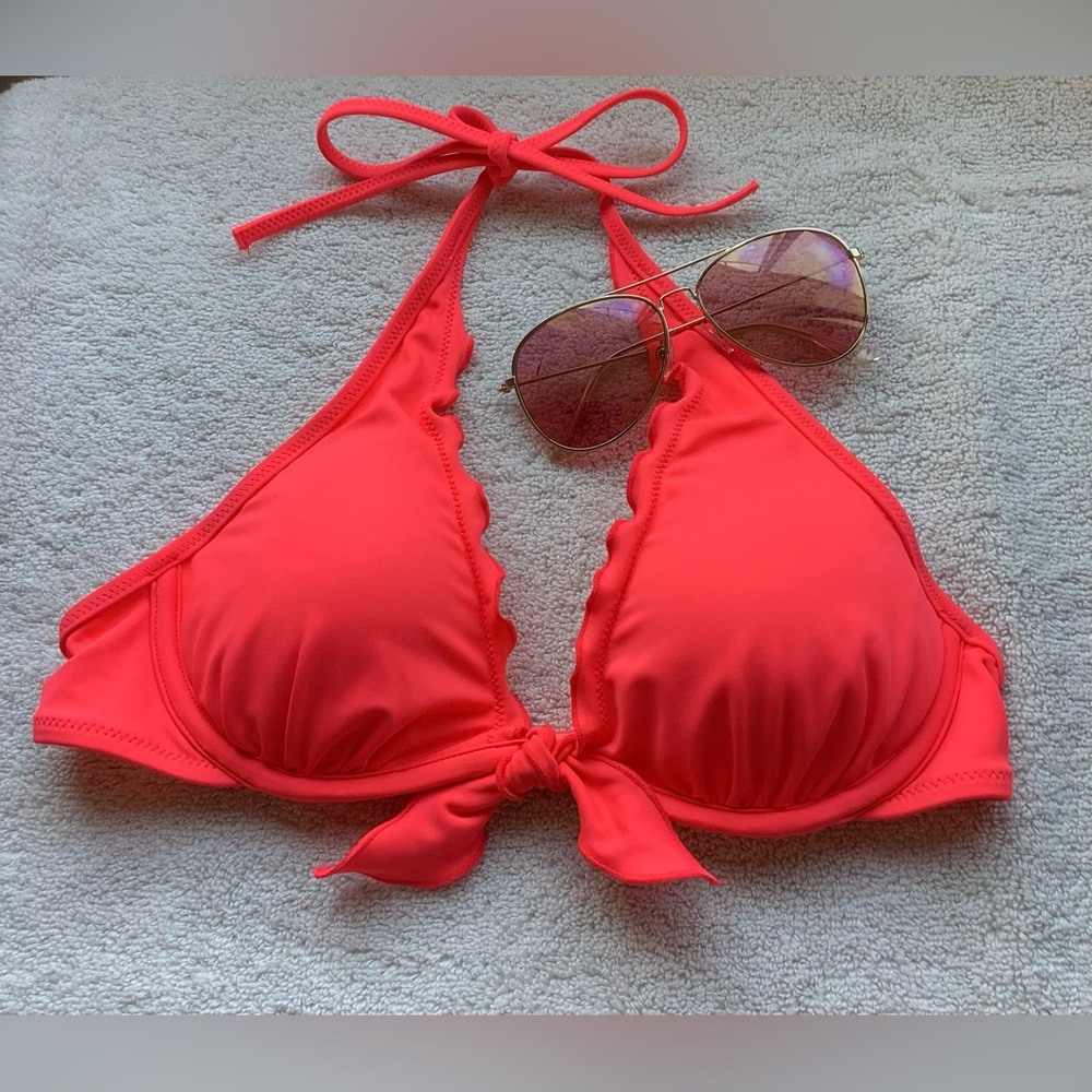☀️New 34B Victoria’s Secret Ruffle Halter Bikini Top